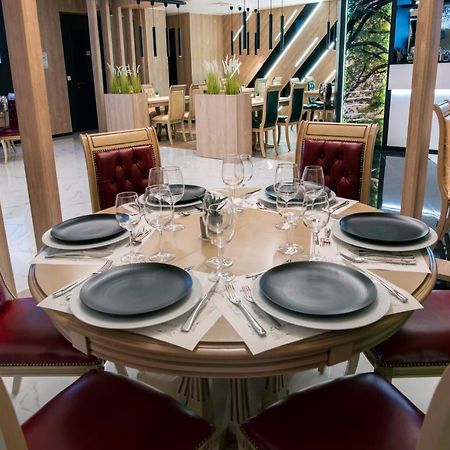 Family Hotel Business Club Shumen Ngoại thất bức ảnh
