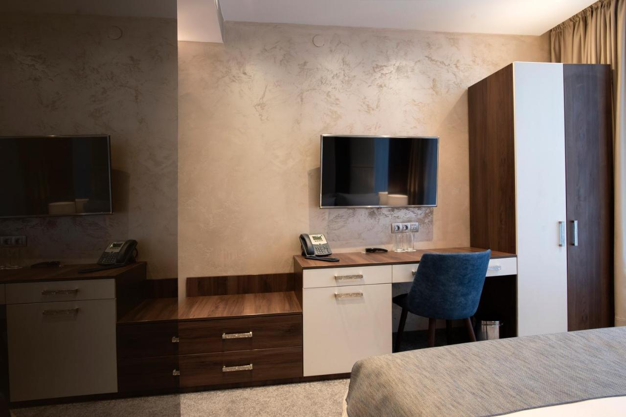 Family Hotel Business Club Shumen Ngoại thất bức ảnh