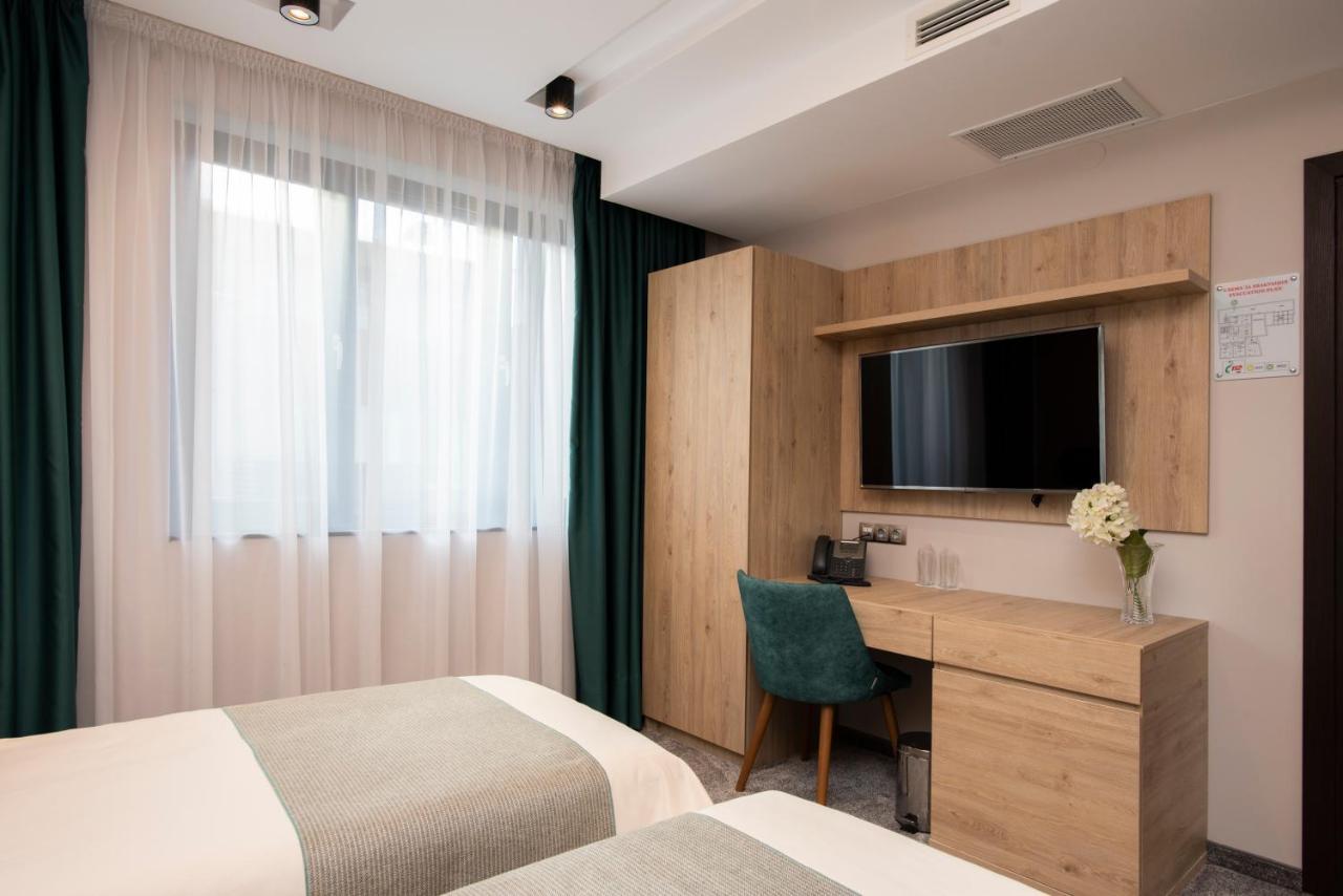 Family Hotel Business Club Shumen Ngoại thất bức ảnh