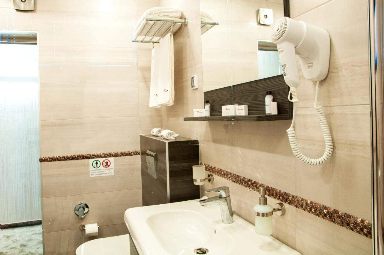 Family Hotel Business Club Shumen Ngoại thất bức ảnh