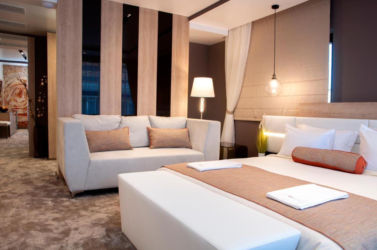 Family Hotel Business Club Shumen Ngoại thất bức ảnh