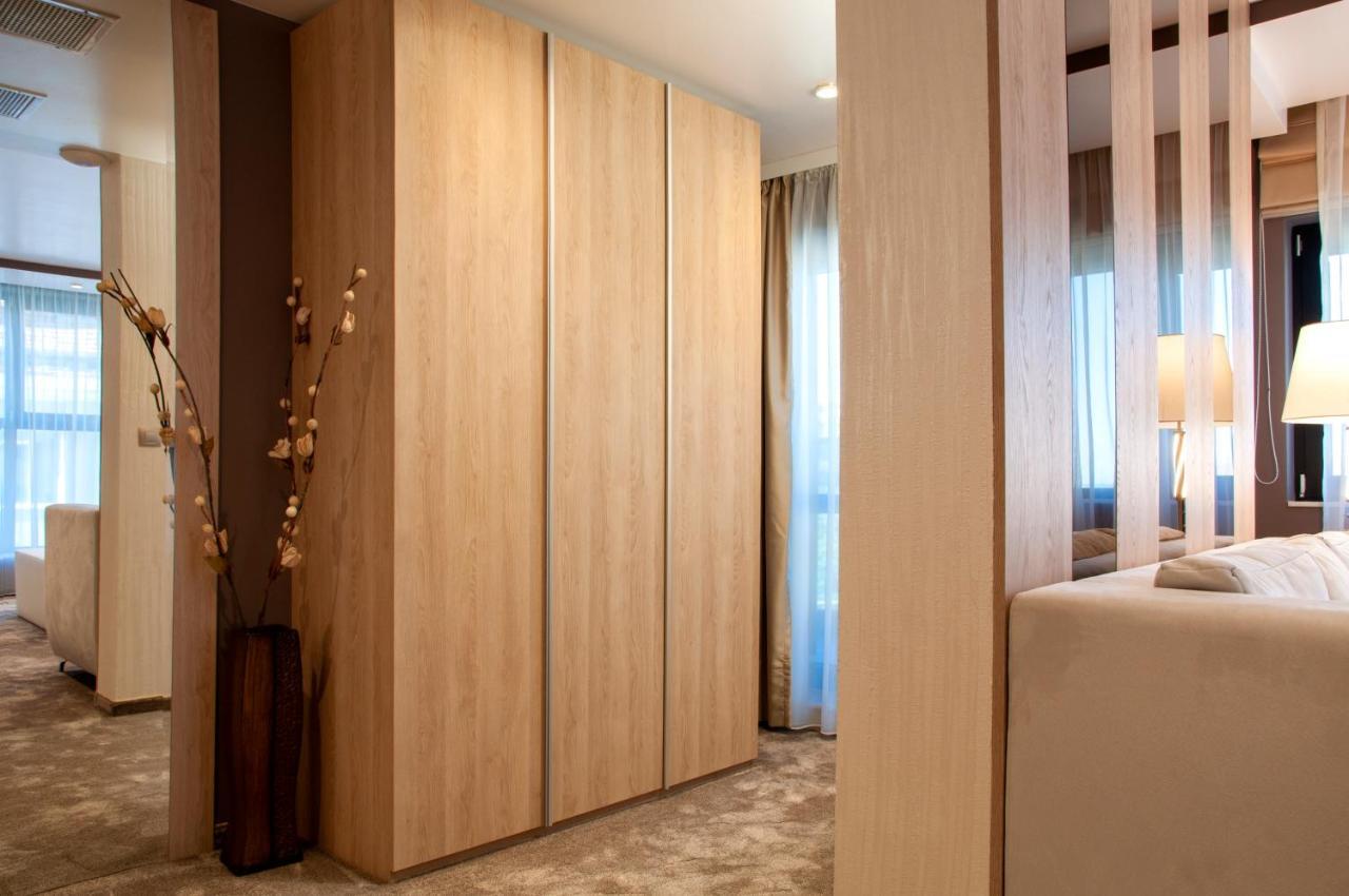 Family Hotel Business Club Shumen Ngoại thất bức ảnh