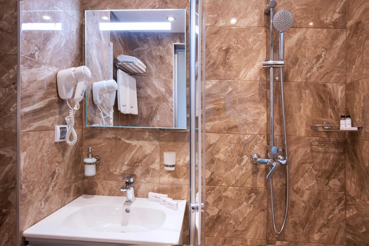 Family Hotel Business Club Shumen Ngoại thất bức ảnh